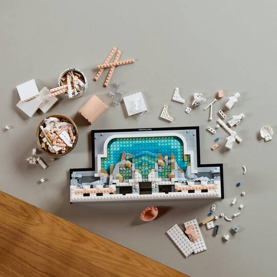 LEGO® Architecture Trevi Fountain Model, Italian Landmark Rome Memorabilia 21062